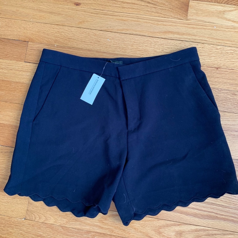 Banana Republic navy blue scalloped shorts Size 8